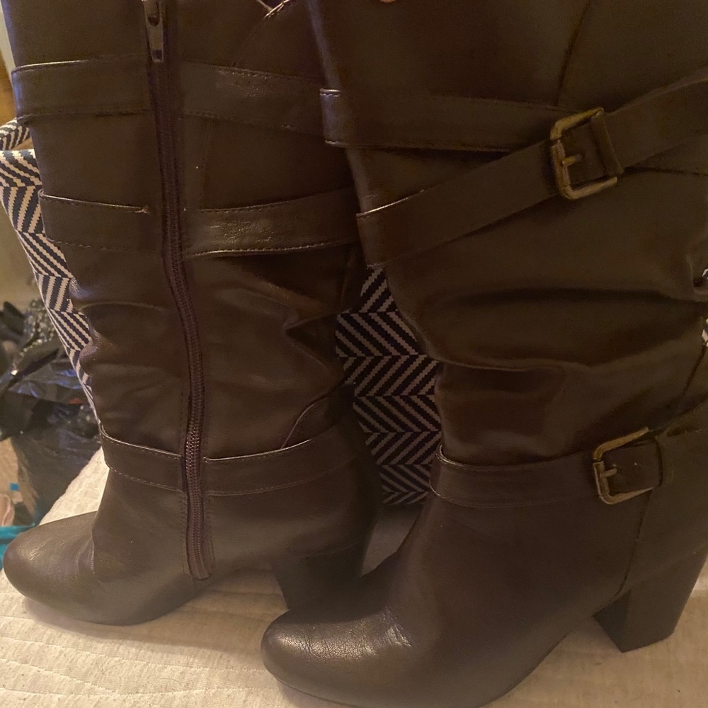 Mid calf heels boots